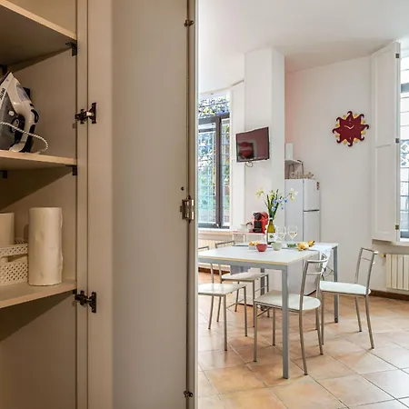 Italian Experience-movie Apartament