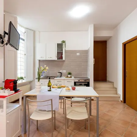 Italian Experience-movie Apartament